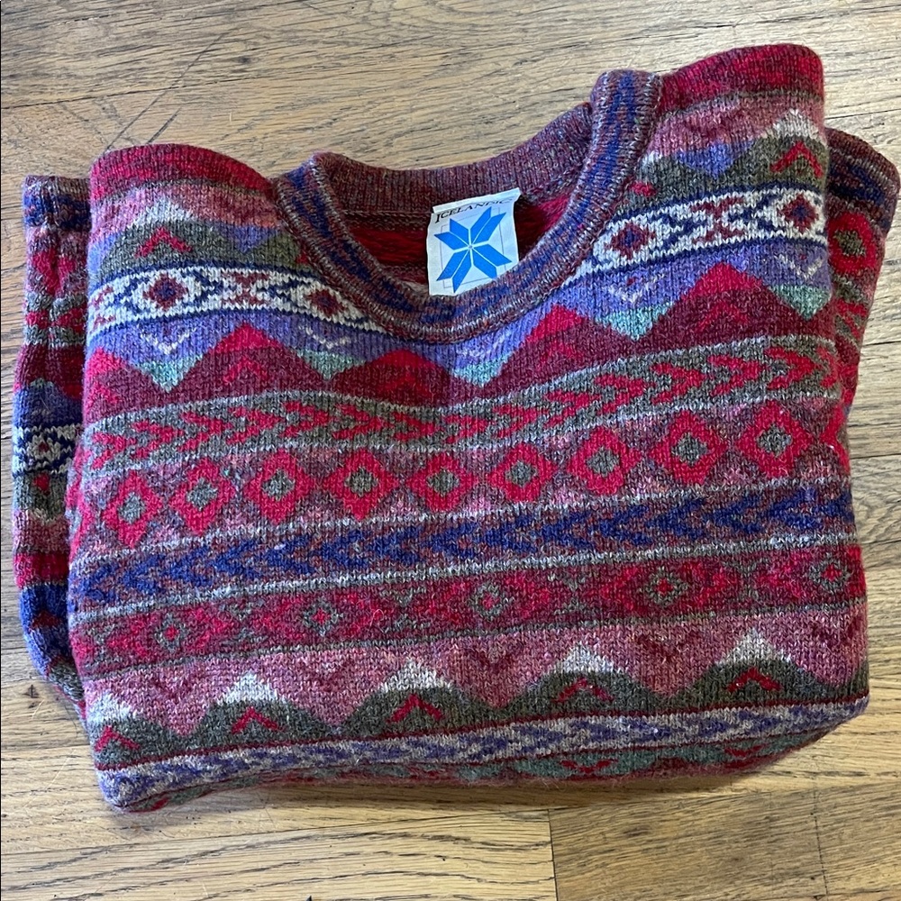 Icelandic Design Vintage Patterned Crewneck 100% Wool Sweater - Red Multicolor